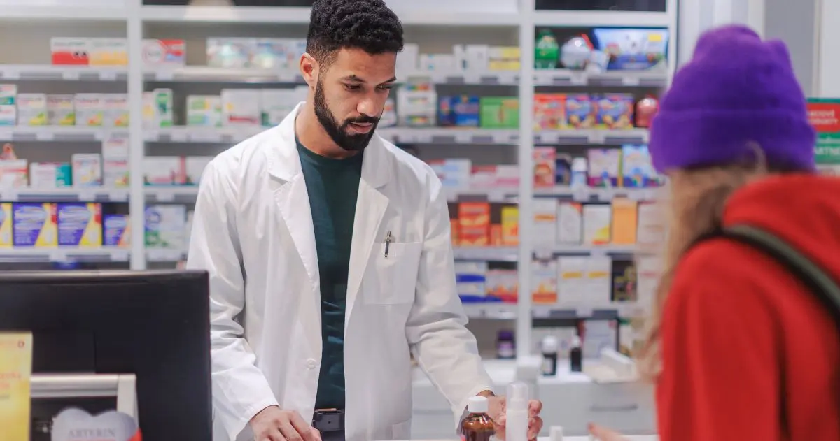 Carreira em Farmácia: fique por dentro das oportunidades, desafios e salários
