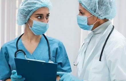 Mundo tem escassez de 6 milhões de profissionais de enfermagem em dez anos, diz OMS