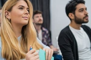 profissionais em sala de aula - Curso Técnico em RH