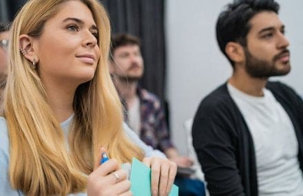 profissionais em sala de aula - Curso Técnico em RH