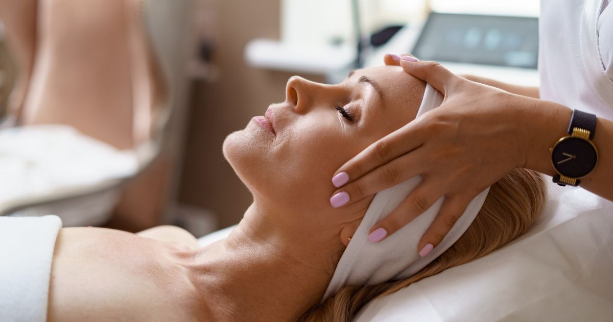 Duração do Curso Técnico em Massoterapia - Tratamento de beleza de massagem facial