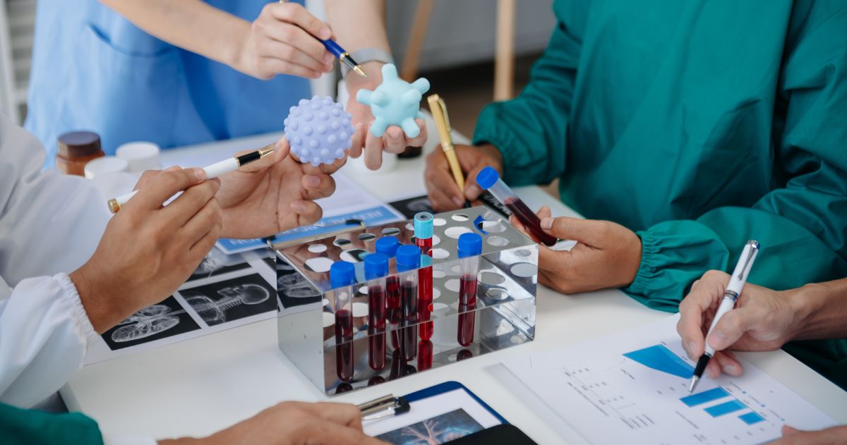 O que faz um Técnico em Análises Clínicas? Descubra as principais funções e rotinas