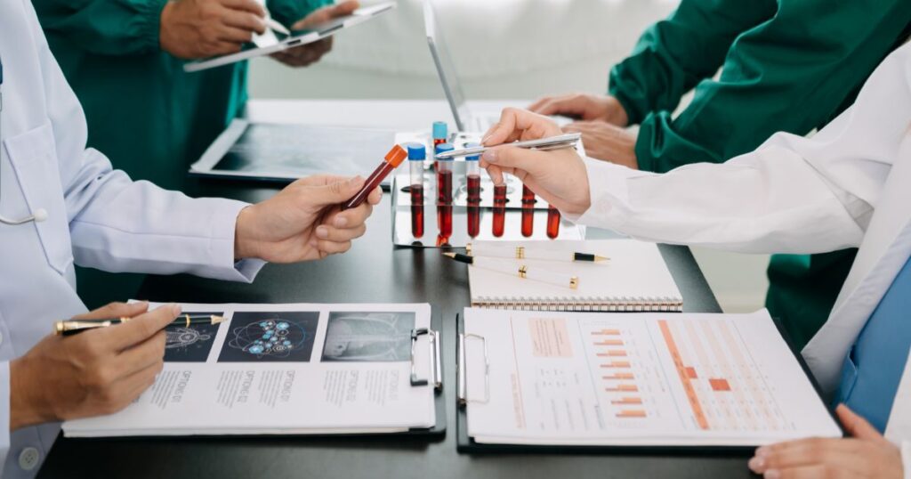 Flebotomista, Auxiliar de Laboratório ou Técnico em Análises Clínicas: entenda as diferenças