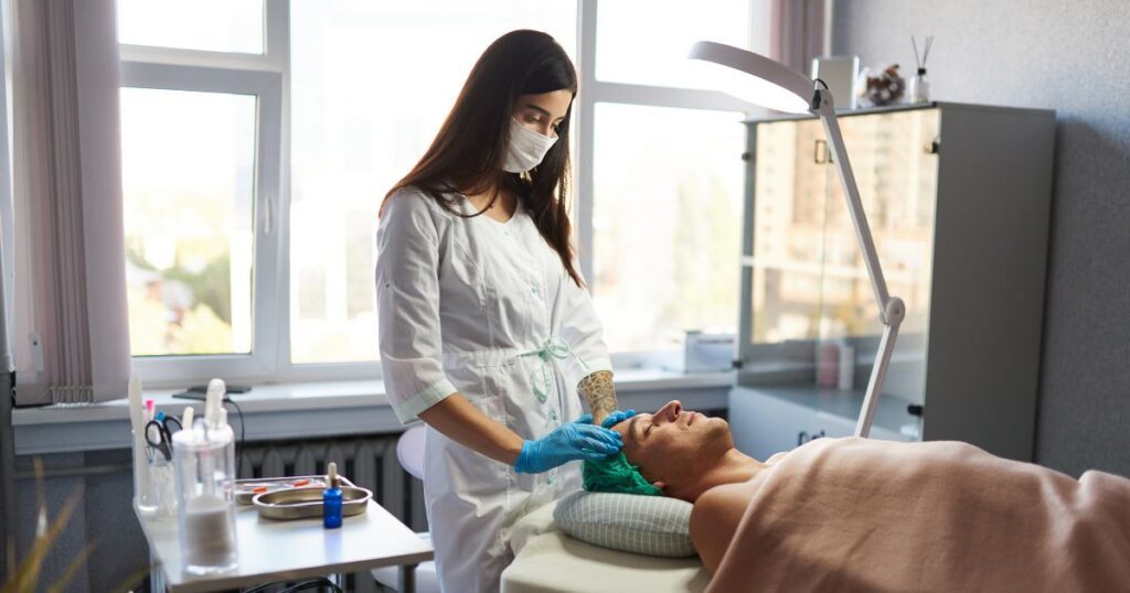 Mensalidade Curso Estética: confira as opções de curso e respectivos valores